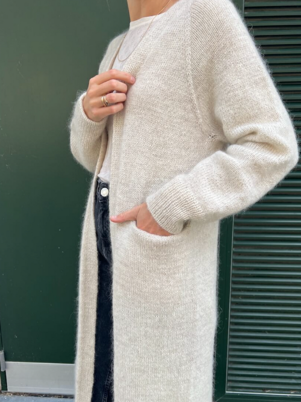 PetiteKnit -No frills cardigan neuleohje