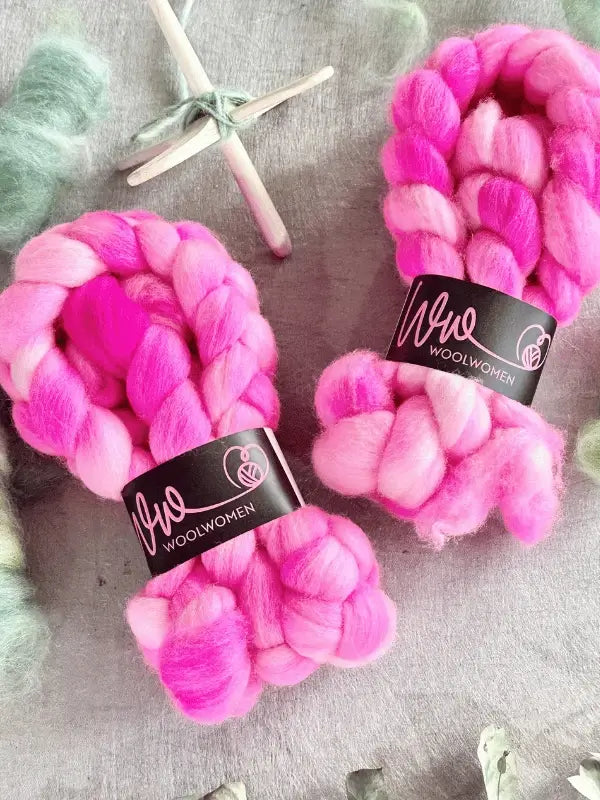 WoolWomen kehruukuitu Corriedale käsinvärjätty