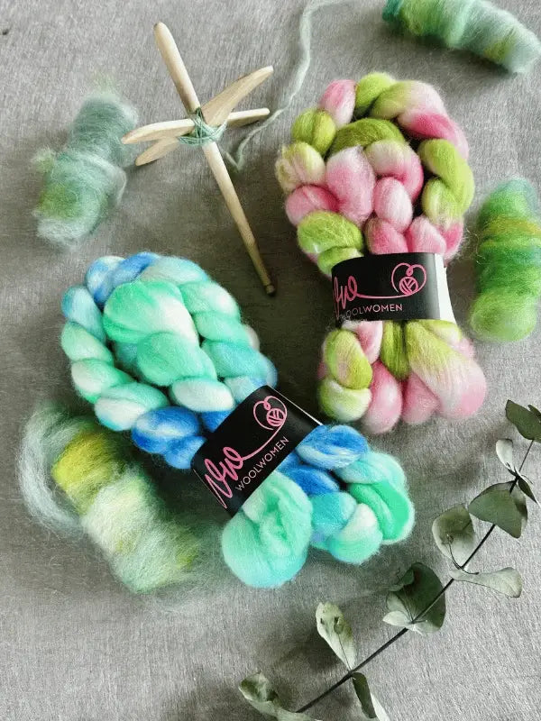WoolWomen kehruukuitu Polwarth käsinvärjätty