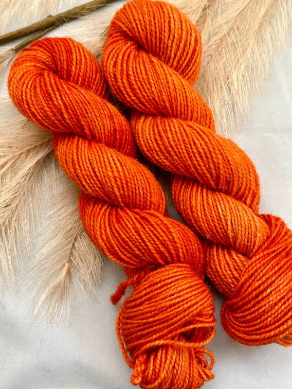 WoolWomen Luonontar 100% wool sock yarn 