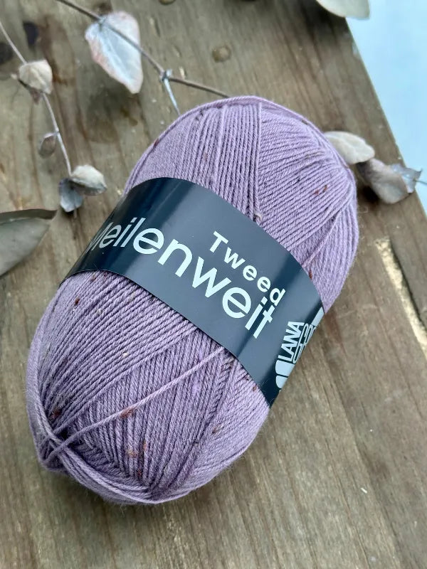 Lauri Finger's sock pattern + Lana Grossa Meilenweit tweed