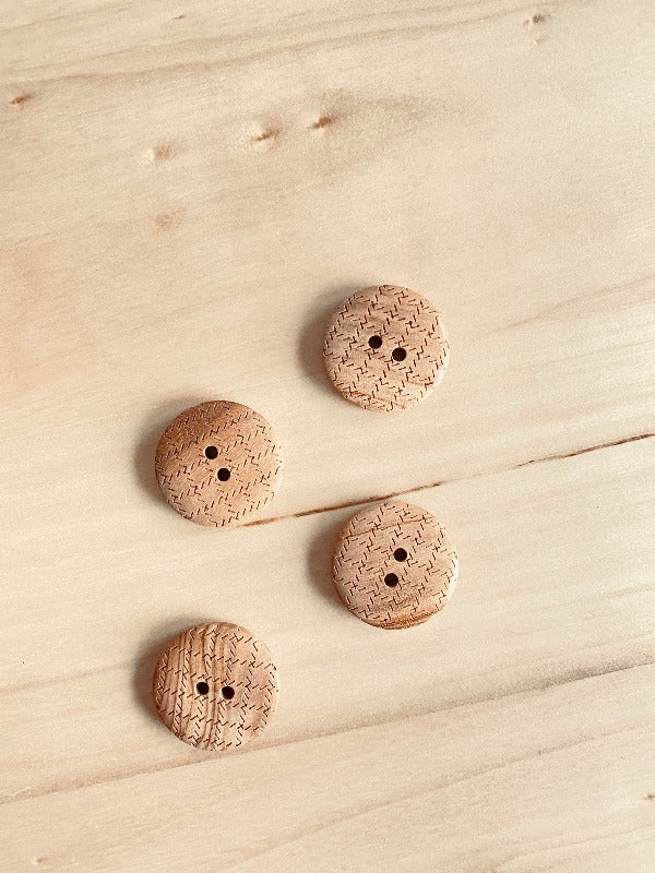 Wooden button 23mm square