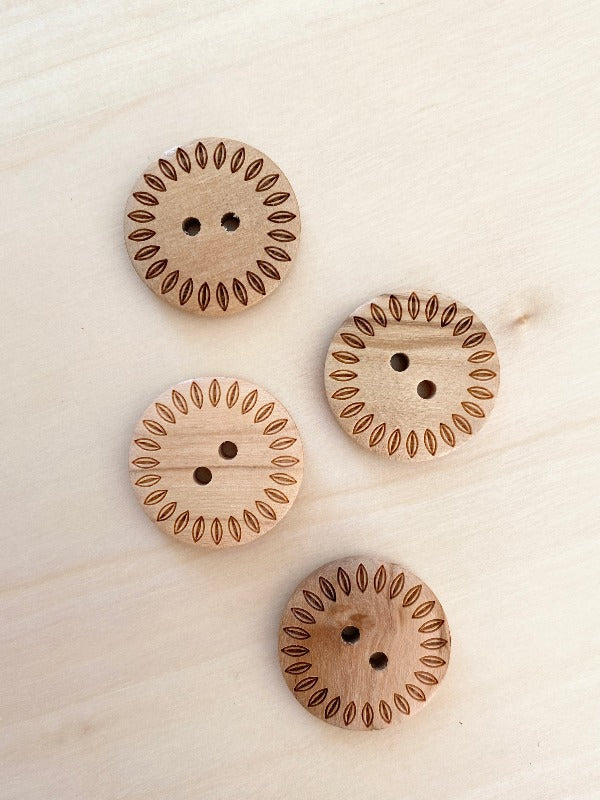 Wooden button 23mm