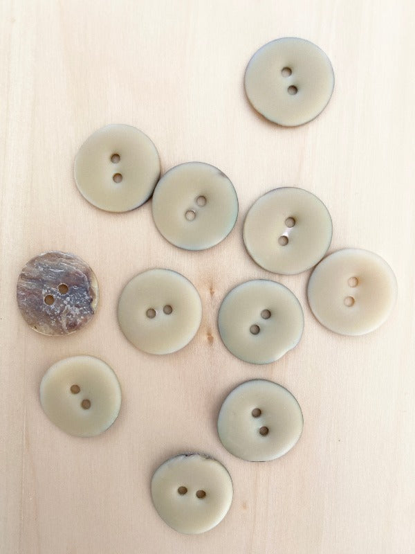 Helmiäisnappi 20mm emali